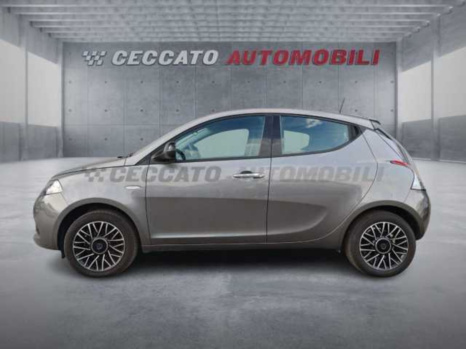 Lancia Ypsilon 1.0l - grey