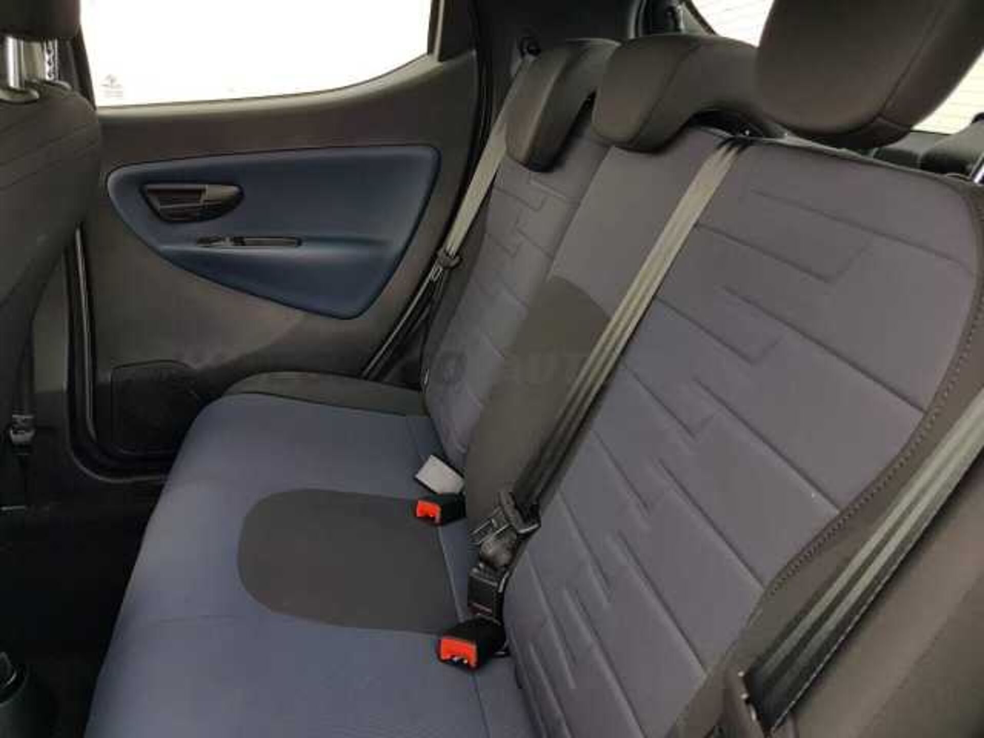 Lancia Ypsilon 1.0l - grey