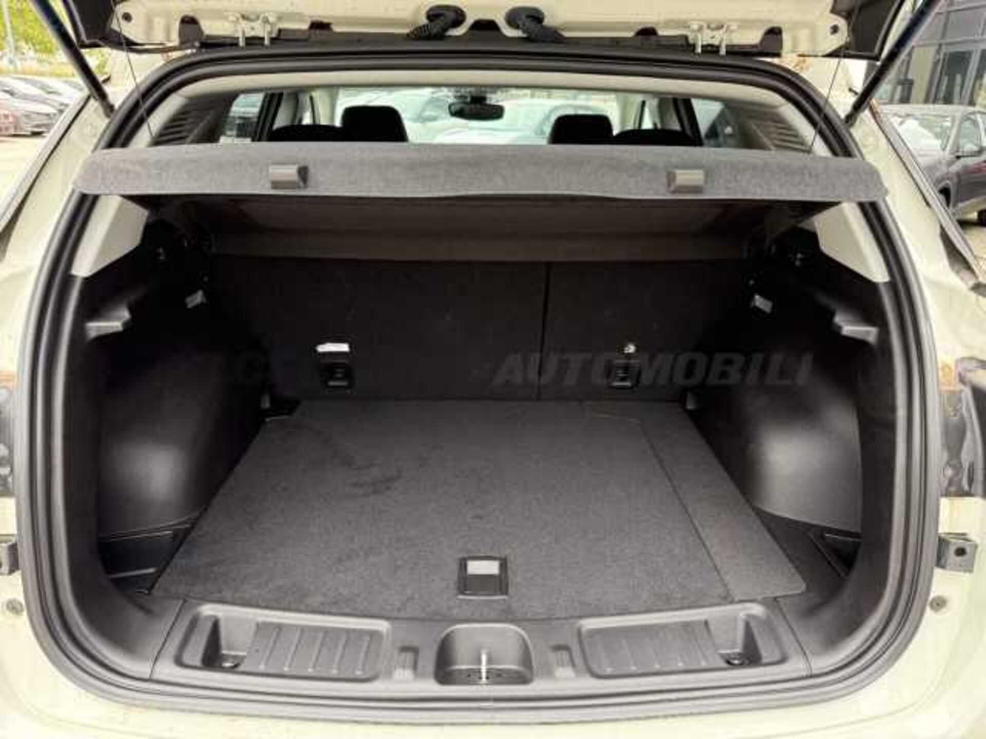 Jeep Compass 1.3l - white