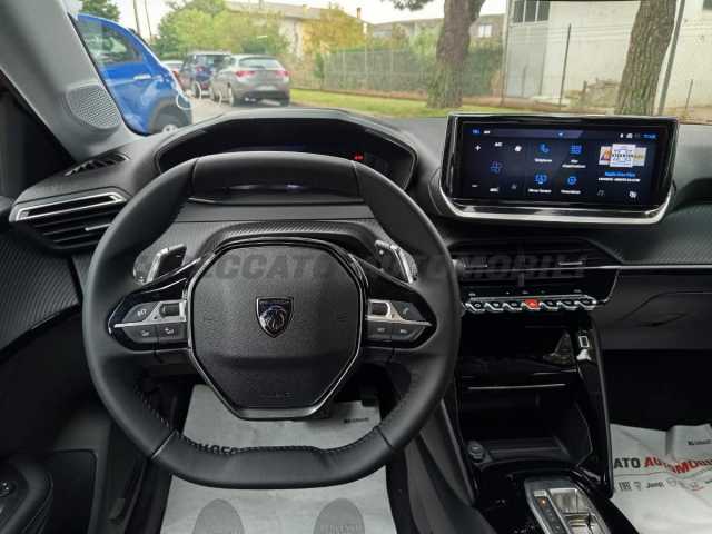 Peugeot 208 1.2l - red