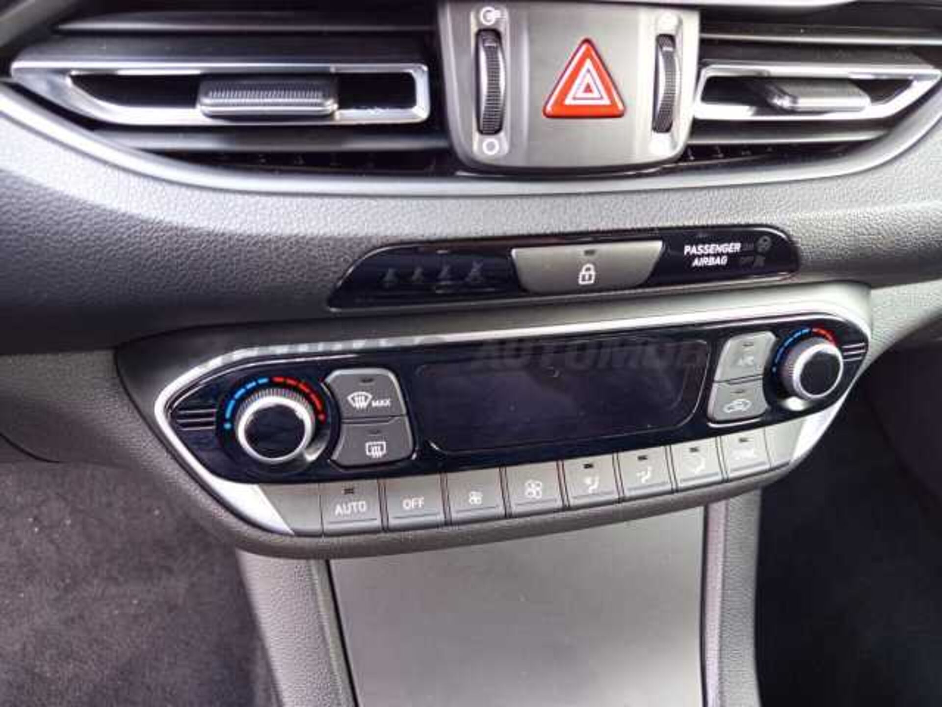 Hyundai i30 1.0l - grey