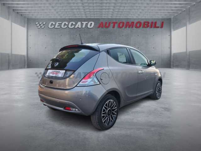 Lancia Ypsilon 1.0l - grey