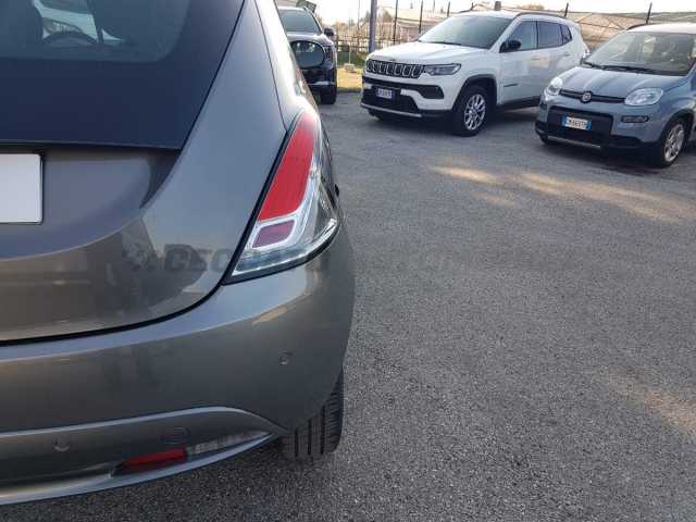 Lancia Ypsilon 1.0l - grey