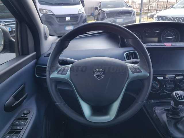 Lancia Ypsilon 1.0l - grey