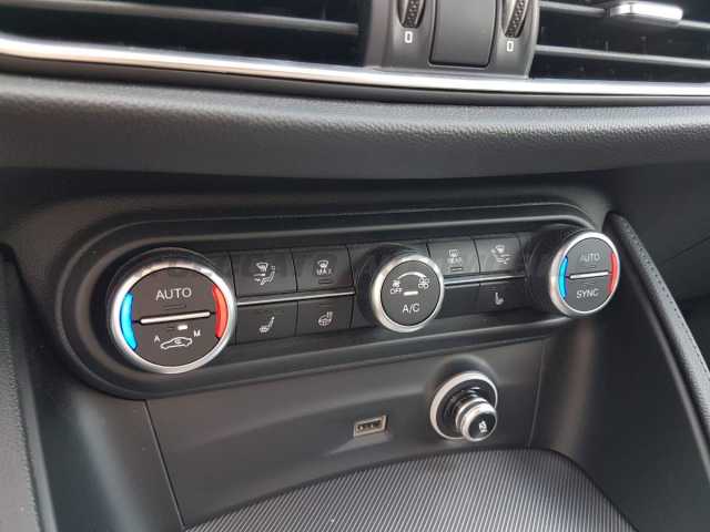 Alfa Romeo Stelvio 2.1l - white