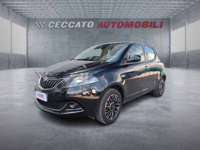 Lancia Ypsilon 1.0l - black