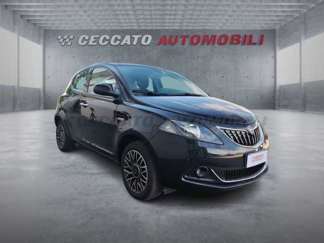 Lancia Ypsilon 1.0l - black