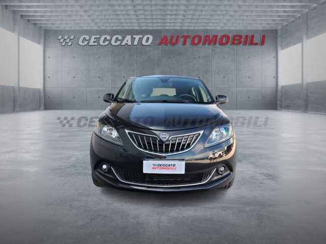 Lancia Ypsilon 1.0l - black