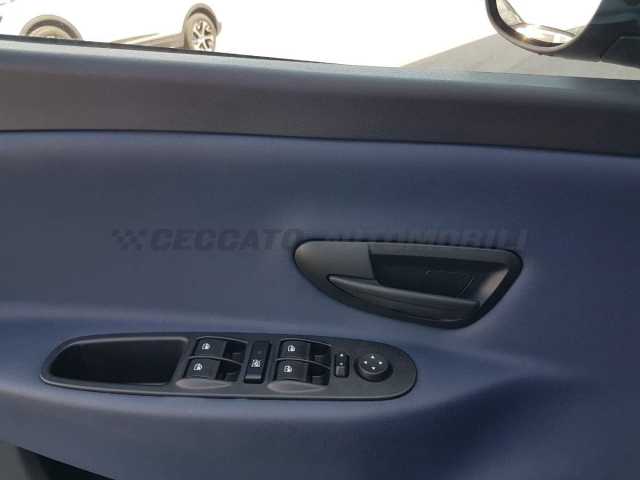 Lancia Ypsilon 1.0l - black