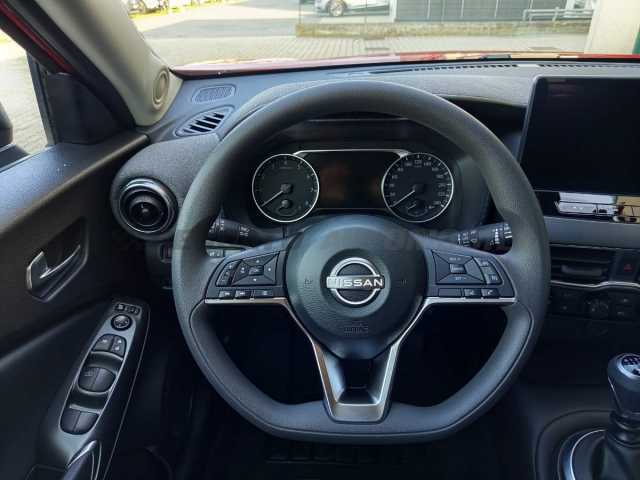 Nissan Nuovo Juke 1.0l - red