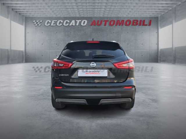Nissan Qashqai 1.5l - black