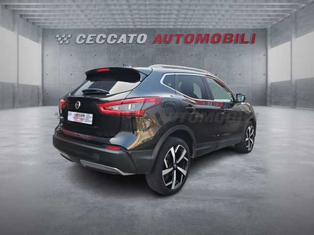 Nissan Qashqai 1.5l - black