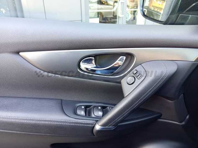 Nissan Qashqai 1.5l - black