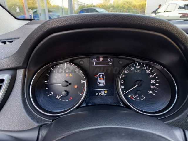 Nissan Qashqai 1.5l - black