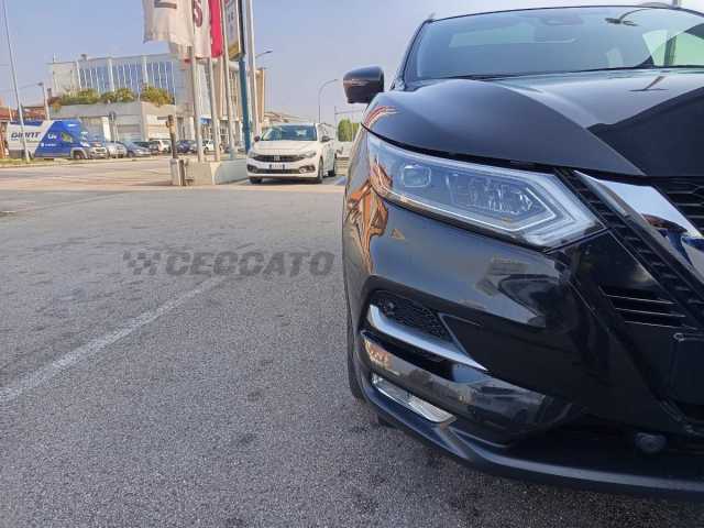 Nissan Qashqai 1.5l - black