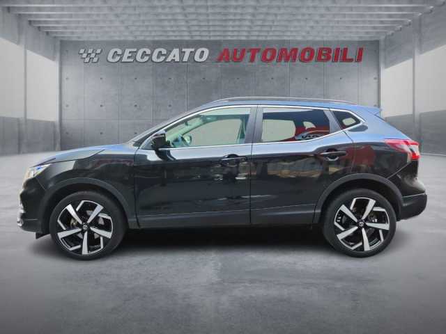 Nissan Qashqai 1.5l - black