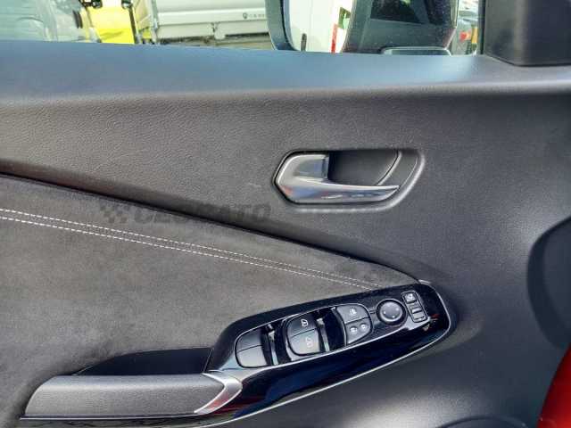 Nissan Juke 1.0l - red