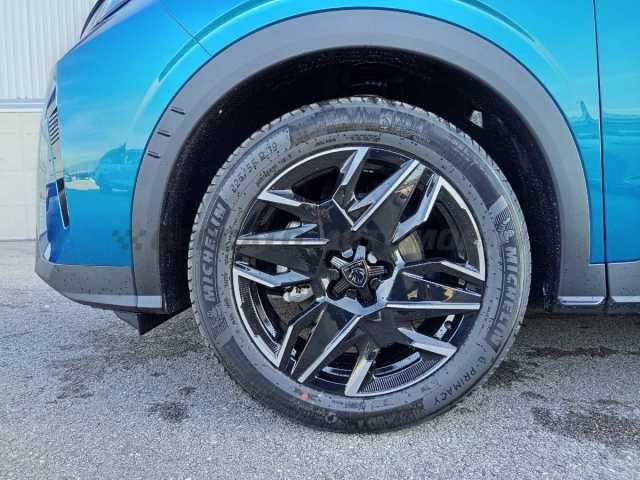 Peugeot 3008 1.2l - blue