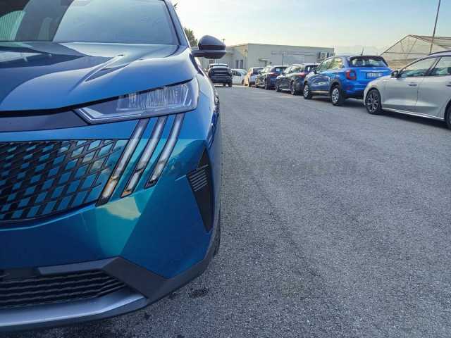 Peugeot 3008 1.2l - blue