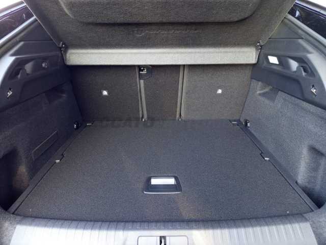 Peugeot 3008 1.2l - black