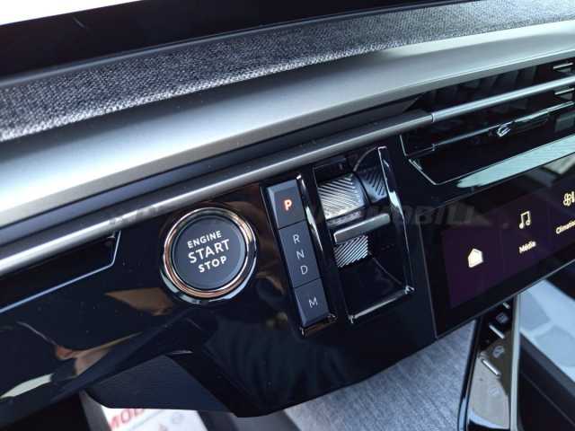 Peugeot 3008 1.2l - black