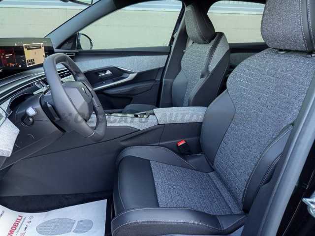 Peugeot 3008 1.2l - black