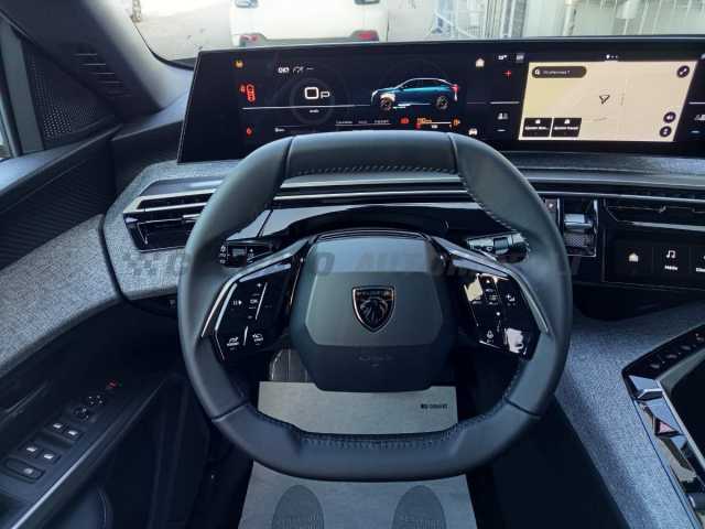 Peugeot 3008 1.2l - black