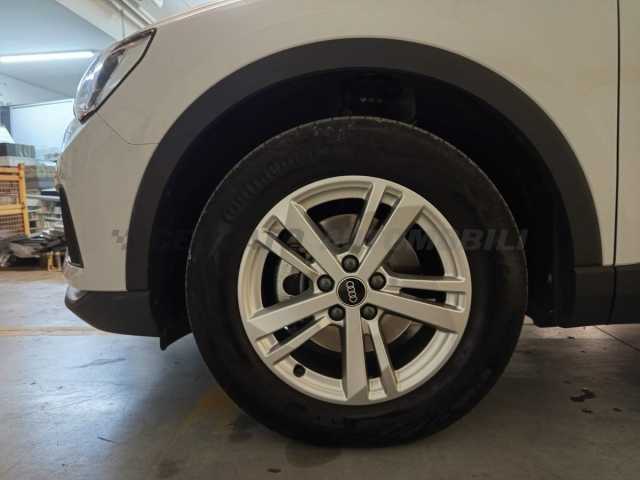 Audi Q3 1.5l - white