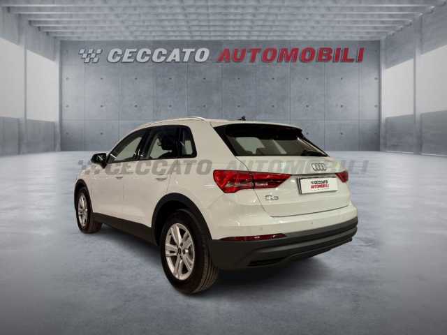 Audi Q3 1.5l - white