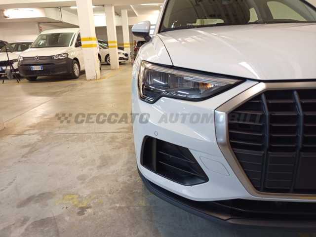 Audi Q3 1.5l - white