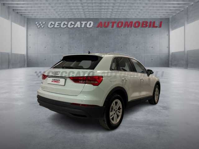 Audi Q3 1.5l - white
