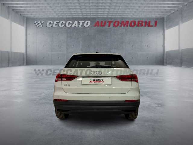 Audi Q3 1.5l - white