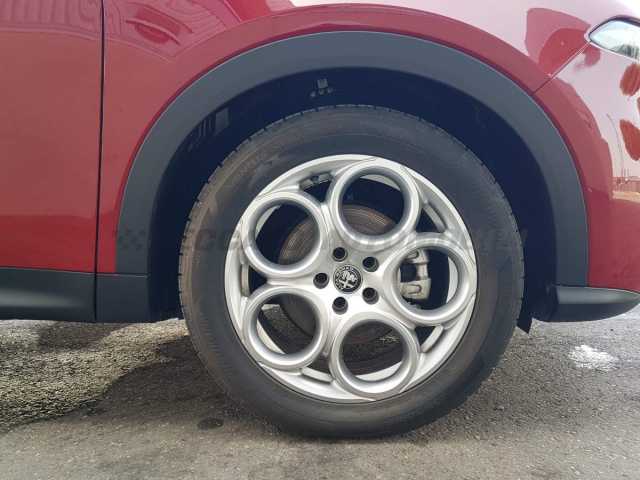 Alfa Romeo Tonale 1.6l - red