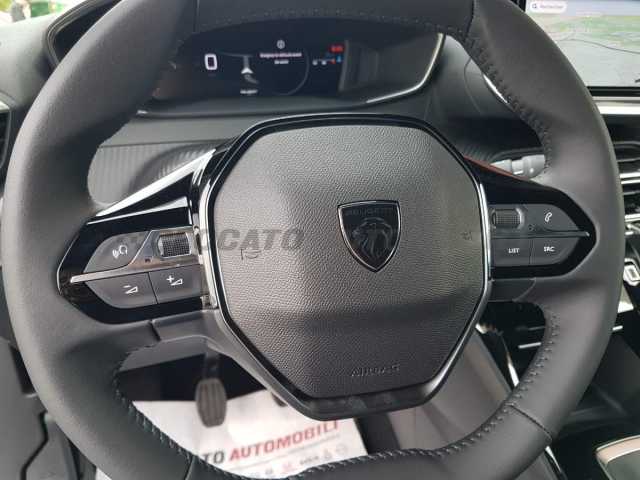 Peugeot 2008 1.2l - blue