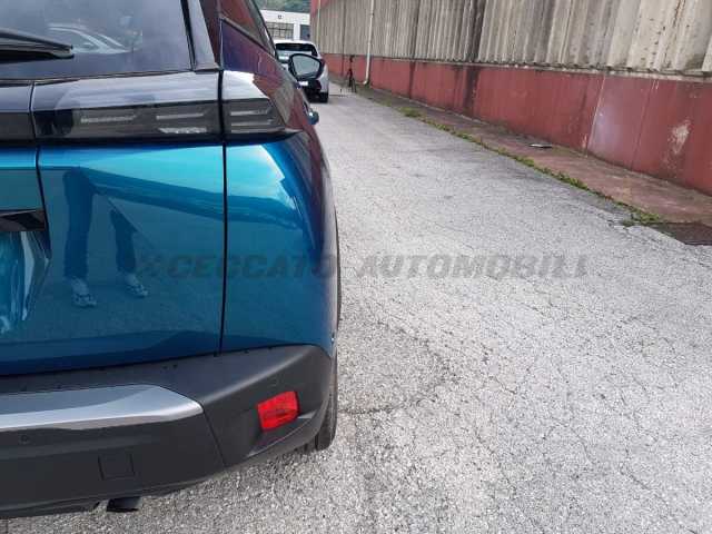 Peugeot 2008 1.2l - blue