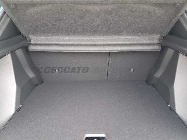 Peugeot 2008 1.2l - blue