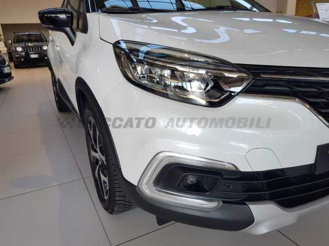 Renault Captur 1.5l - white