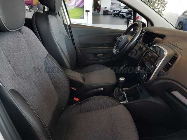 Renault Captur 1.5l - white