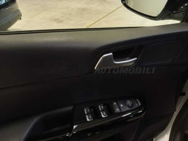 Kia Sportage 1.6l - white