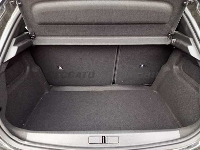 Peugeot 208 1.2l - black