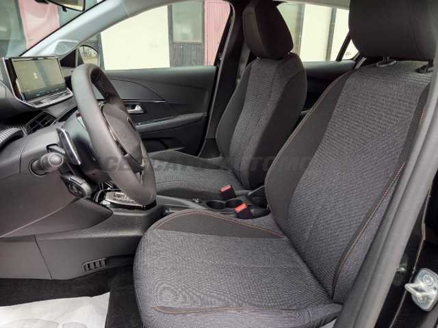 Peugeot 208 1.2l - black