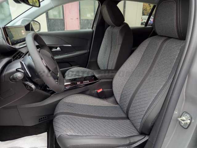 Peugeot 208 1.2l - grey