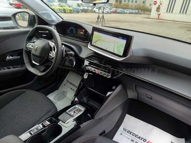 Peugeot 208 1.2l - white