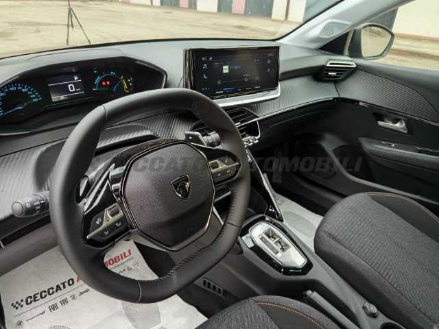 Peugeot 208 1.2l - black