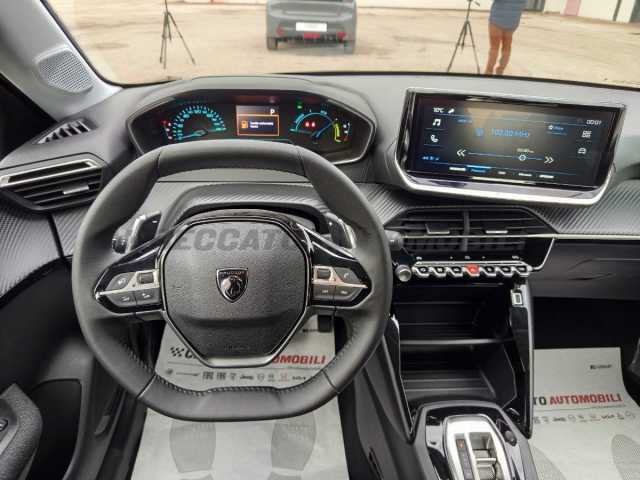 Peugeot 208 1.2l - black