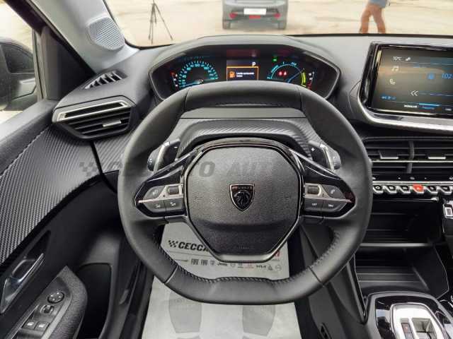 Peugeot 208 1.2l - black