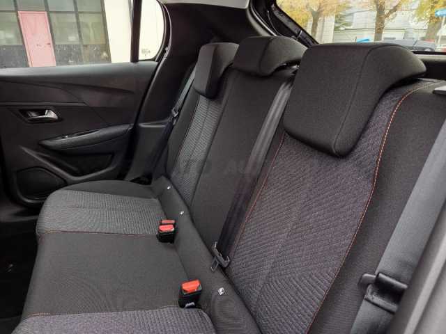 Peugeot 208 1.2l - black