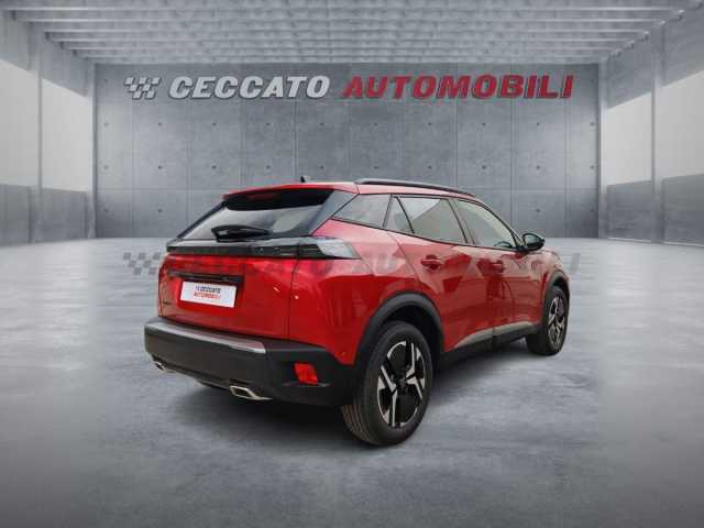 Peugeot 2008 1.2l - red