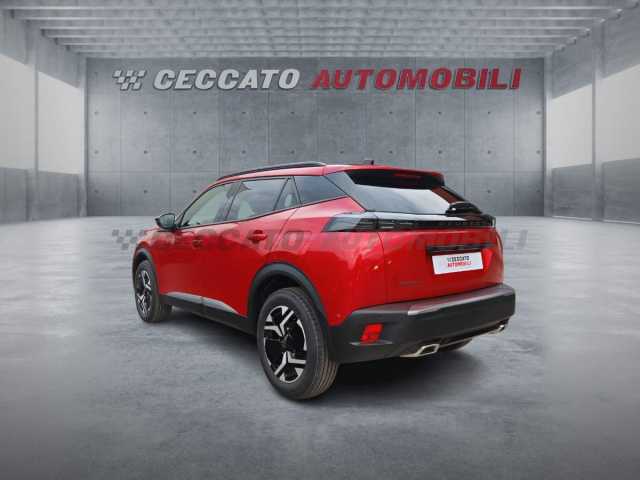 Peugeot 2008 1.2l - red