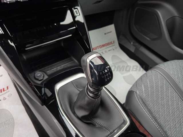 Peugeot 2008 1.2l - white